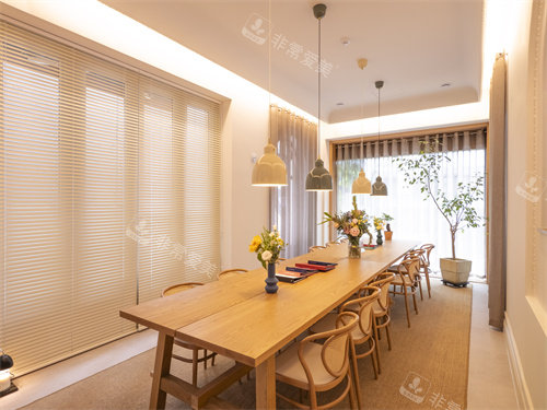 韩国ksy皮肤科候客区