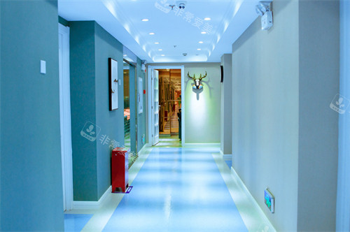 昆明华美美莱口腔过道