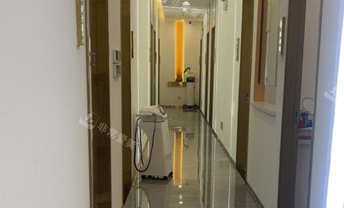 广州青颜医疗美容走廊环境图