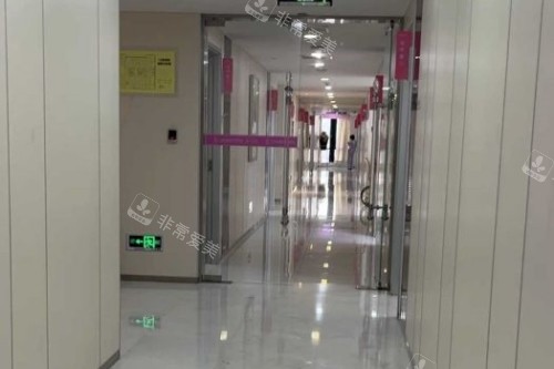 广州曙光医学美容医院走廊