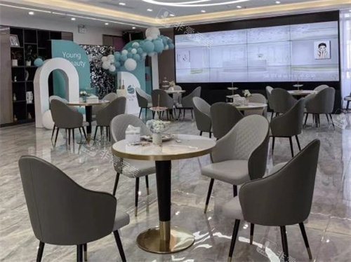 珠海愛(ài)思特整形美容等候區(qū)