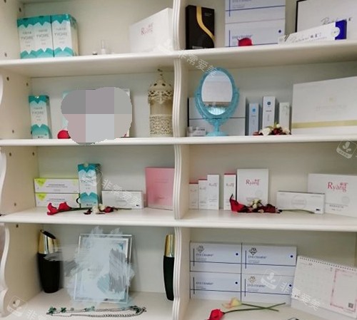 哈尔滨韩美医疗美容医院展示柜
