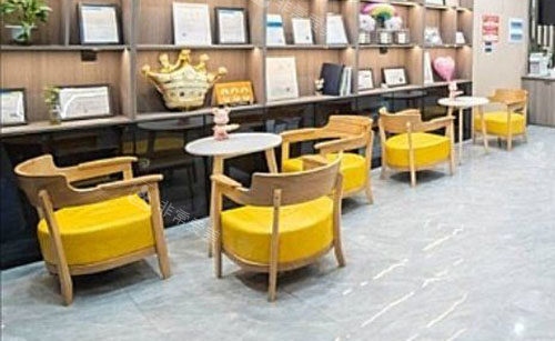 宁波健雅口腔大厅休息区