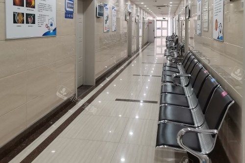 烟台康爱眼科医院走廊