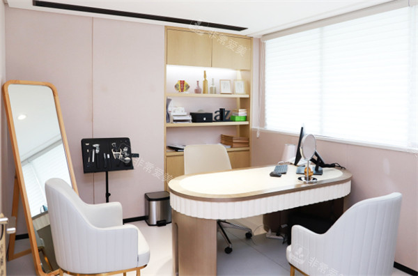 广东韩妃整形外科医院面诊室