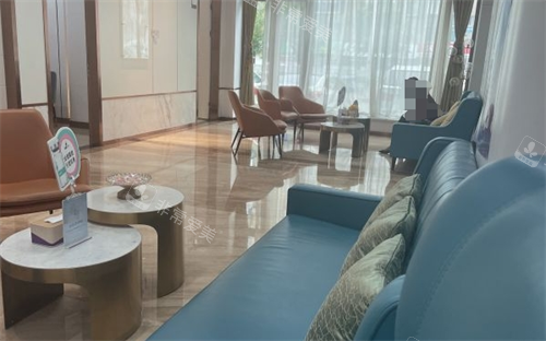 沈阳腾采整形休息沙发区