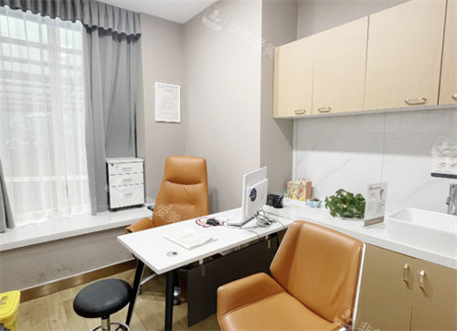 苏州百年植发询问室