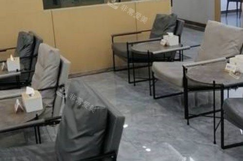 山东临沂冠军口腔医院通达路总院等候区