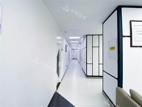 北京小忠丽格京顺医美2楼走廊