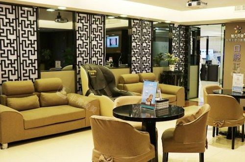 东莞天使口腔医院大厅