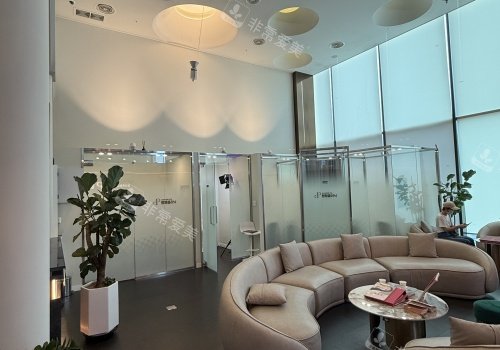 韩国pangpang医院沙发区