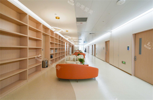 西安国际医学中心医院休息区