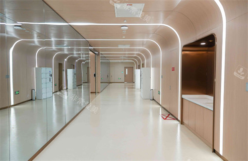 西安国际医学中心医院过道
