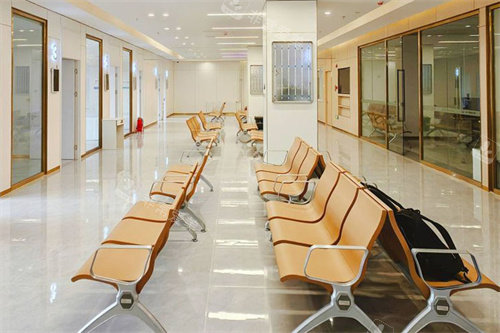 天津华厦眼科休息区