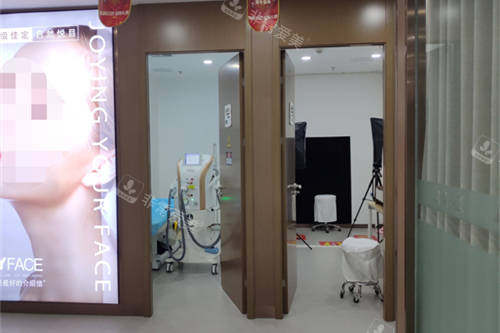 上海佳富美医疗美容门诊部商谈室门口
