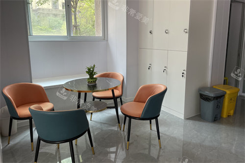 徐州惠雅口腔门诊部休息区