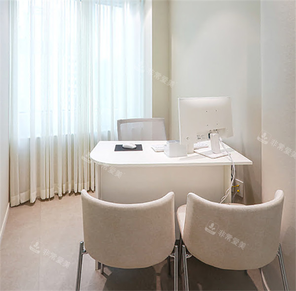 韩国丽尔丽整形外科面诊室环境