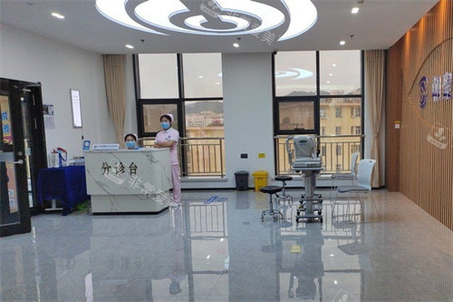 张家口朝聚眼科医院前厅环境