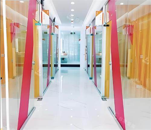 武汉仁爱时光整形室内过道区