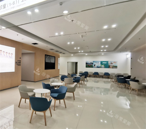 邯郸爱尔眼科医院大厅环境图