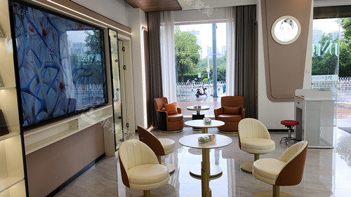 上饶佑美整形候诊区