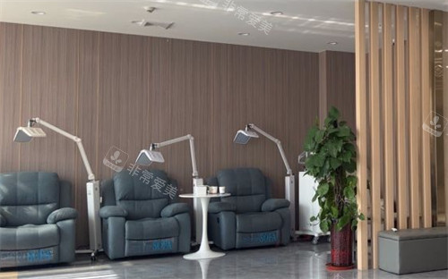 济南碧莲盛植发光疗区