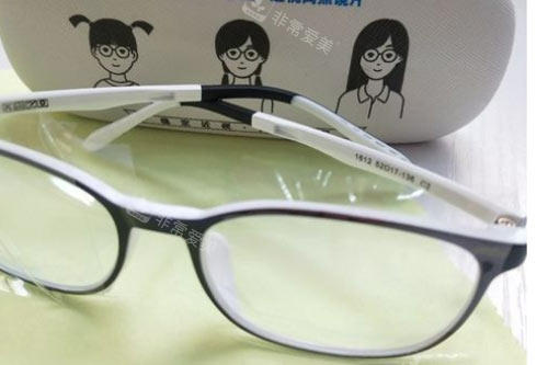 近视防控镜示意图