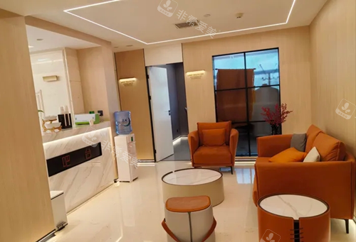 南宁华美整形候诊区