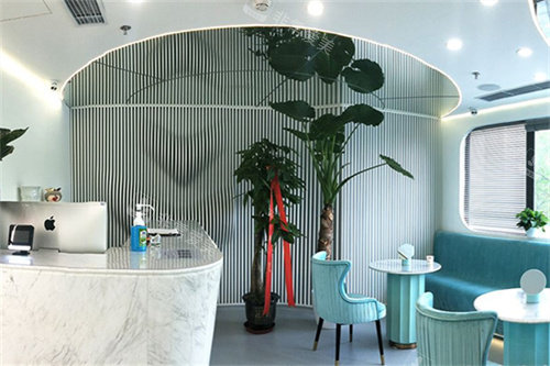 北京俏中关医疗美容前台