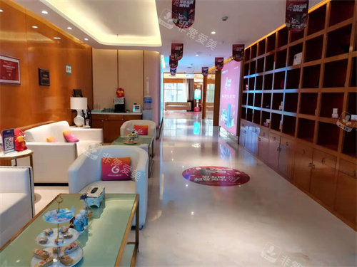 内蒙古呼和浩特华医医疗美容门诊部走廊