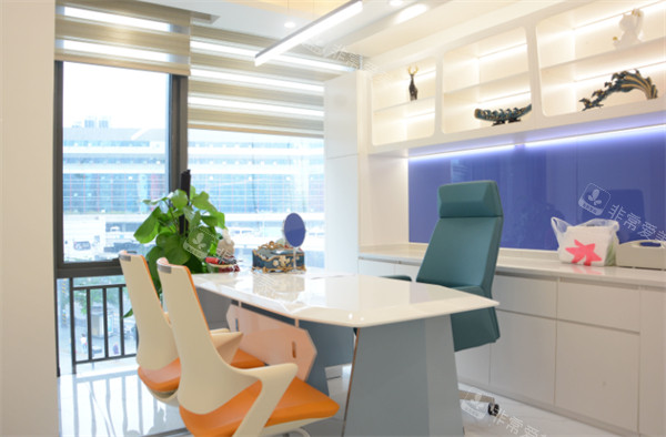 广州丽港丽格医疗美容门诊部面诊室