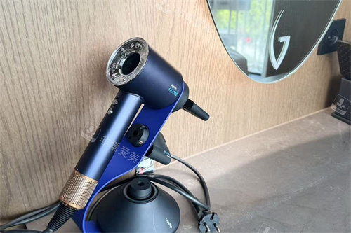 韩国凯丽雅皮肤科江南枫叶vip馆吹风机 韩国凯丽雅皮肤科江南枫叶vip馆吹风机