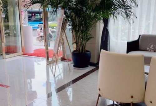 曲靖吴氏嘉美整形入口处示意图