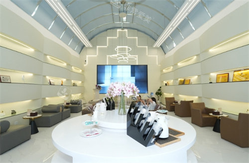 成都艺星整形美容7楼大厅