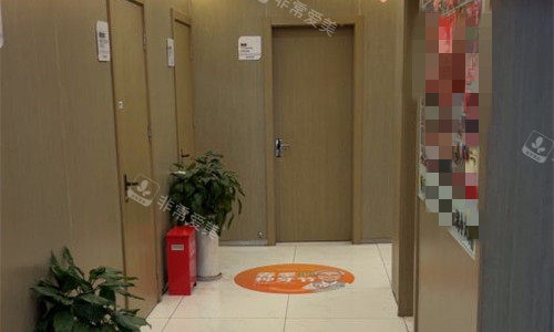 无锡佳士洁口腔诊室门口