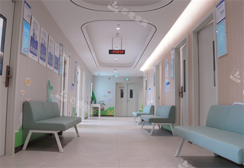 徐州和佳医院眼科等候区