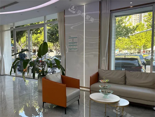 潍坊建中植发等候区