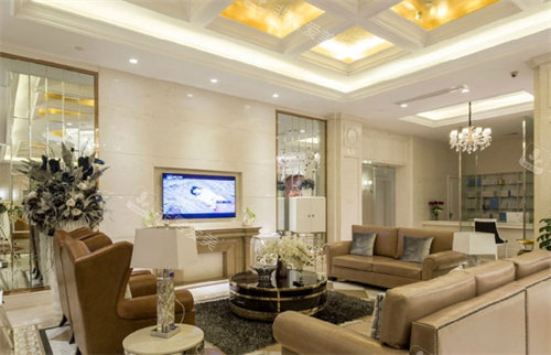 南宁华美医疗美容大堂休息区环境