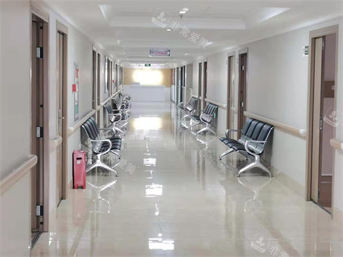 成都友谊医院疤痕科过道环境一览图 成都友谊医院疤痕科过道环境一览图