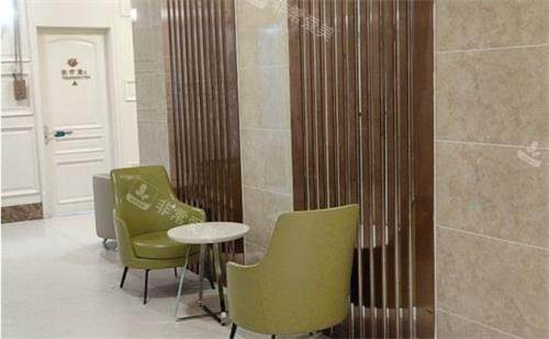 鄭州韓辰華領整形接待區(qū)