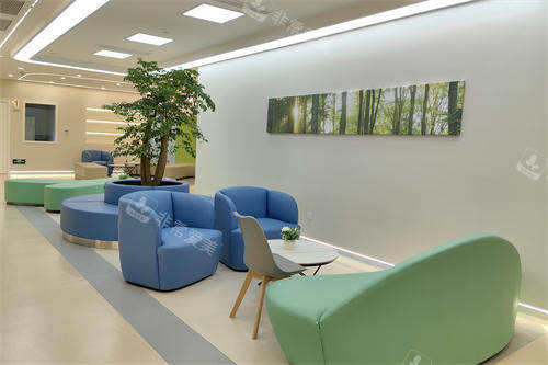 上海柠盟眼科门诊部休息区