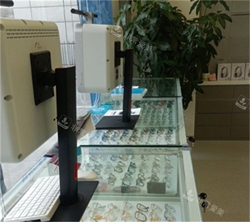 北京宁联西海眼科配镜区