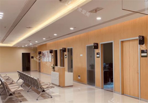 连云港爱尔眼科候诊区环境图