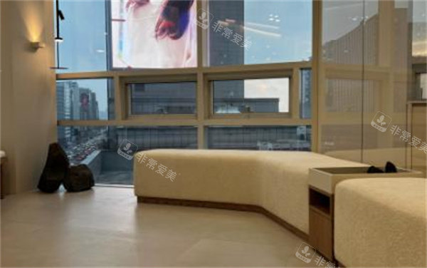 韩国Chaeol皮肤科等待区