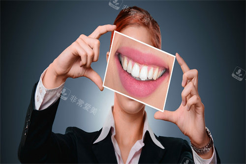 牙齿治疗示意图