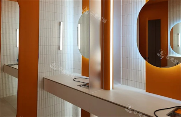 韩国BAID CLINIC皮肤科洗漱区环境