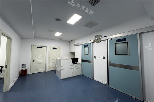 大连恩盈美地院手术室外