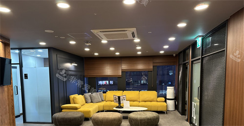 Egline整形外科大廳休息區(qū)一角