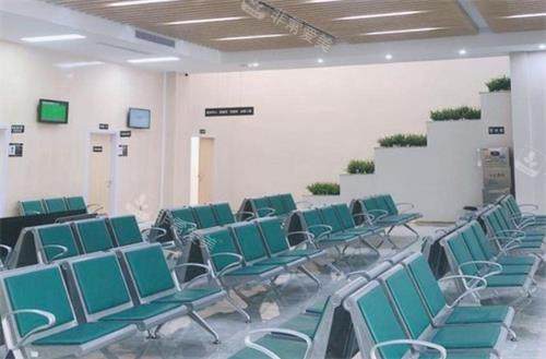 广东河源光明眼科等候区