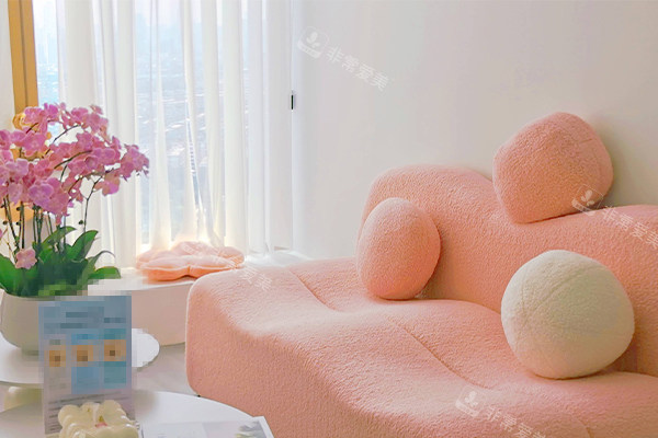 南京清泉白月光整形候诊区环境